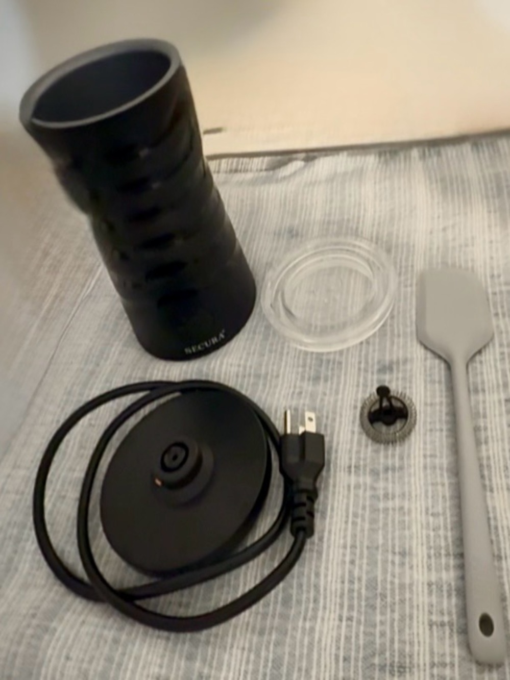 Secura 4-1 electric milk frother/steamer, blk, gently used.